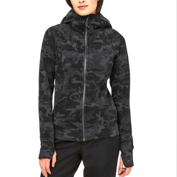 lululemon athletica Tops - Lululemon Camo Scuba Sweatshirt Woman's Size 4